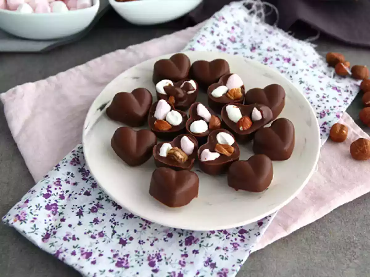 Шоколадные конфеты с зефиром и фундуком